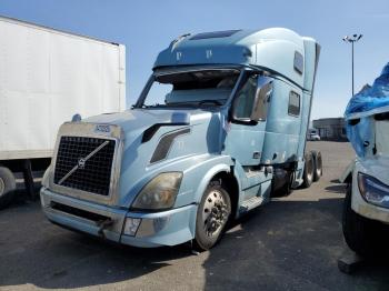  Salvage Volvo Vnl