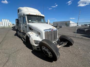  Salvage Peterbilt 579