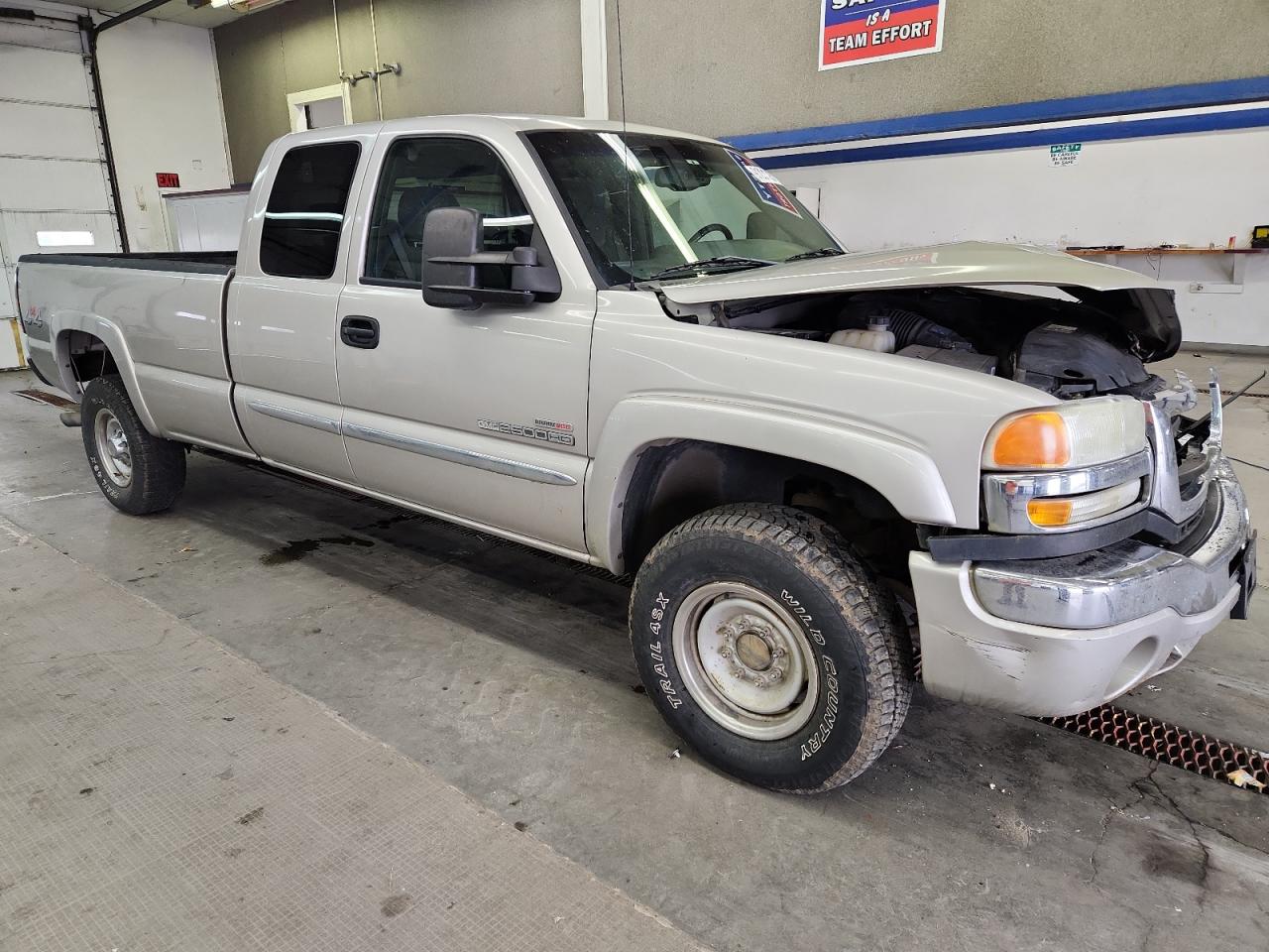 GMC Sierra K2500 Heavy Duty Image 2