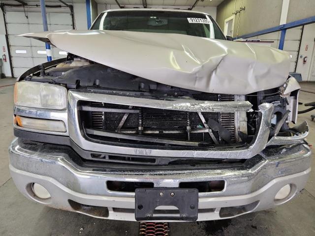 GMC Sierra K2500 Heavy Duty Image 4