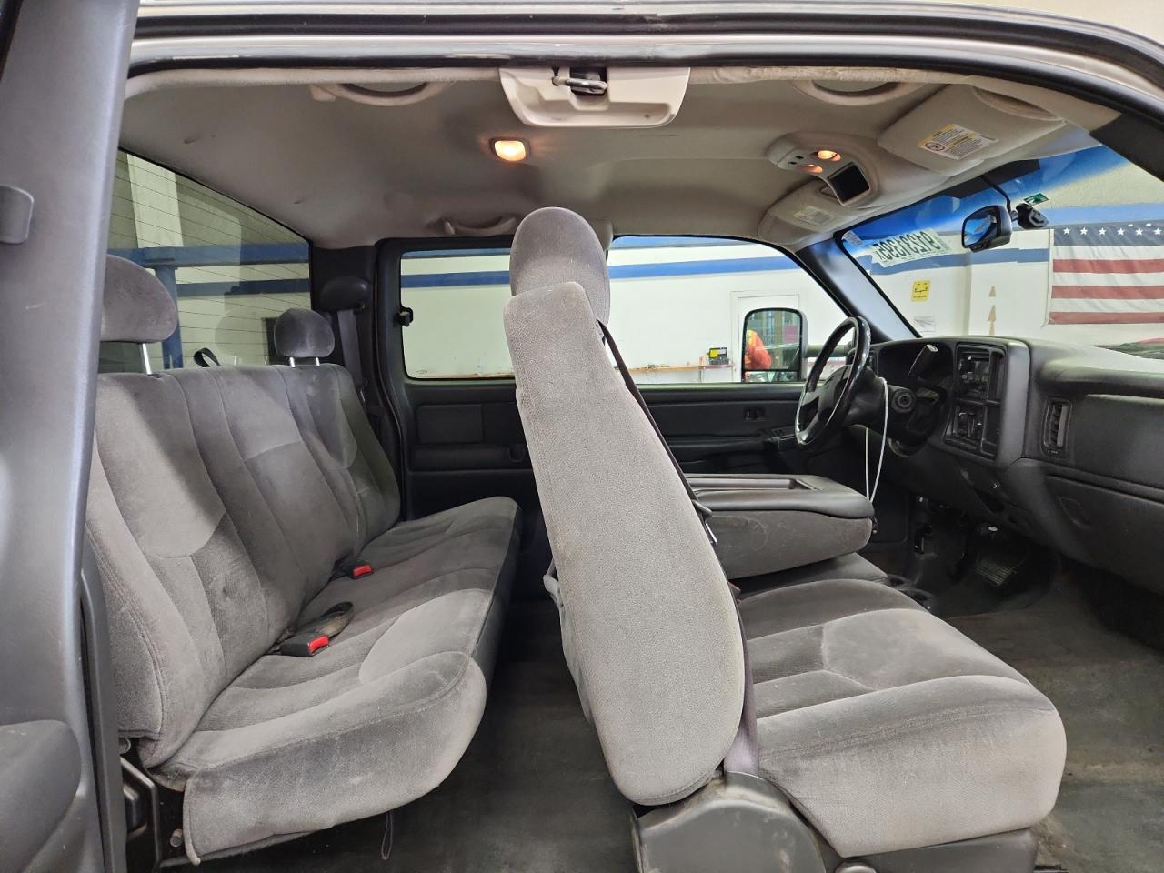 GMC Sierra K2500 Heavy Duty Image 12