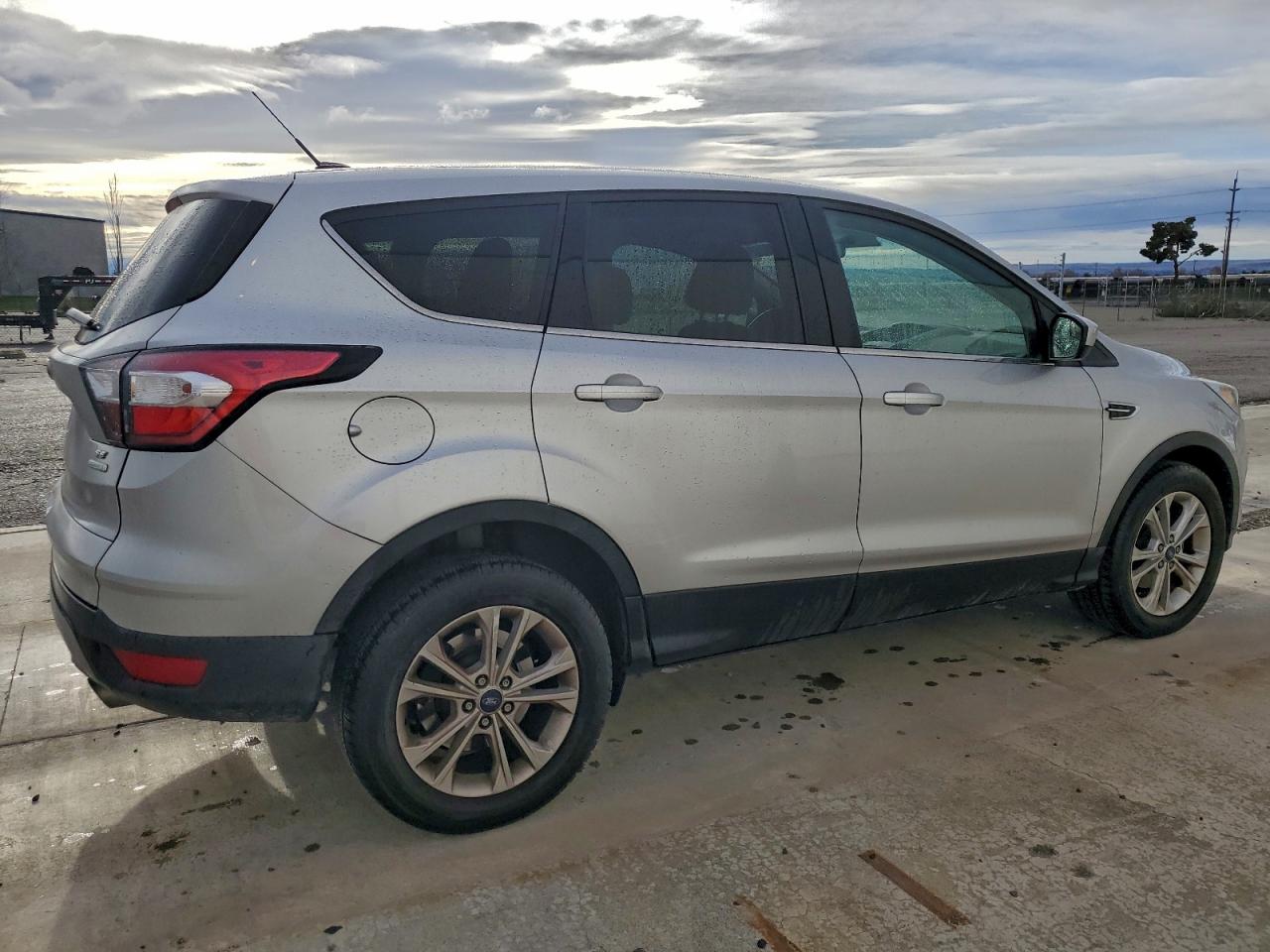 Ford Escape Se Image 9