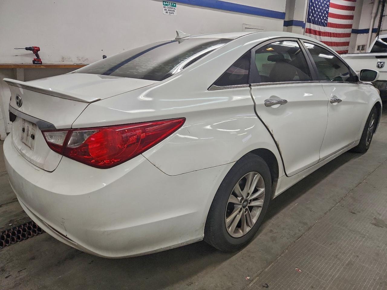 Hyundai SONATA Gls Image 11