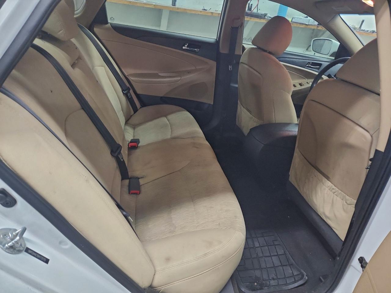 Hyundai SONATA Gls Image 10