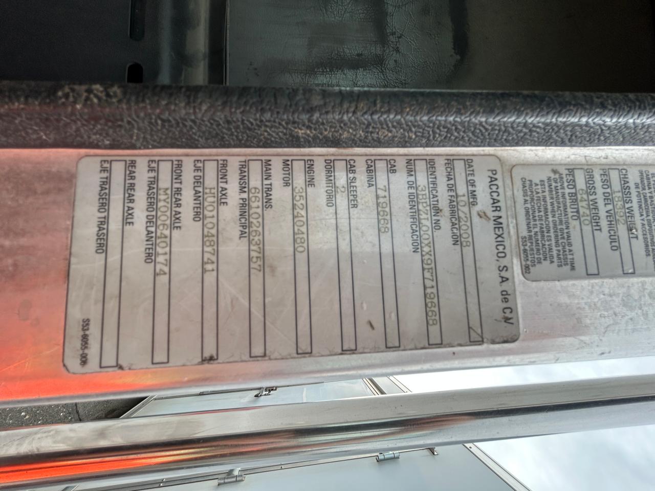 Peterbilt 320 Image 3