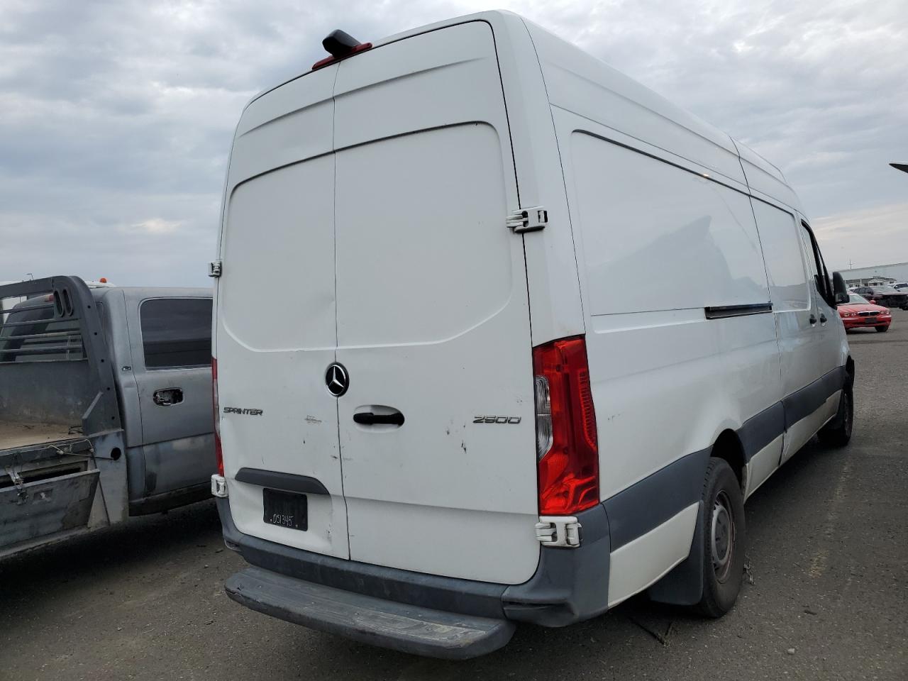 Mercedes-Benz Sprinter 2500 Image 13