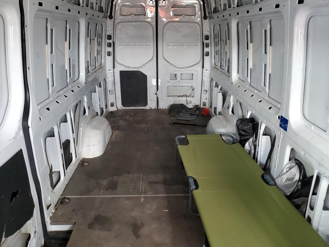 Mercedes-Benz Sprinter 2500 Image 9