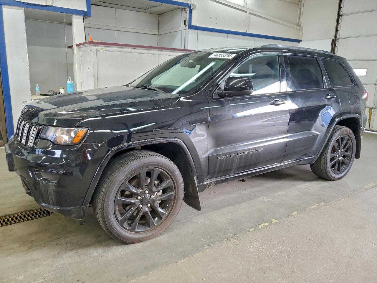 Jeep Grand Cherokee Laredo Image 1