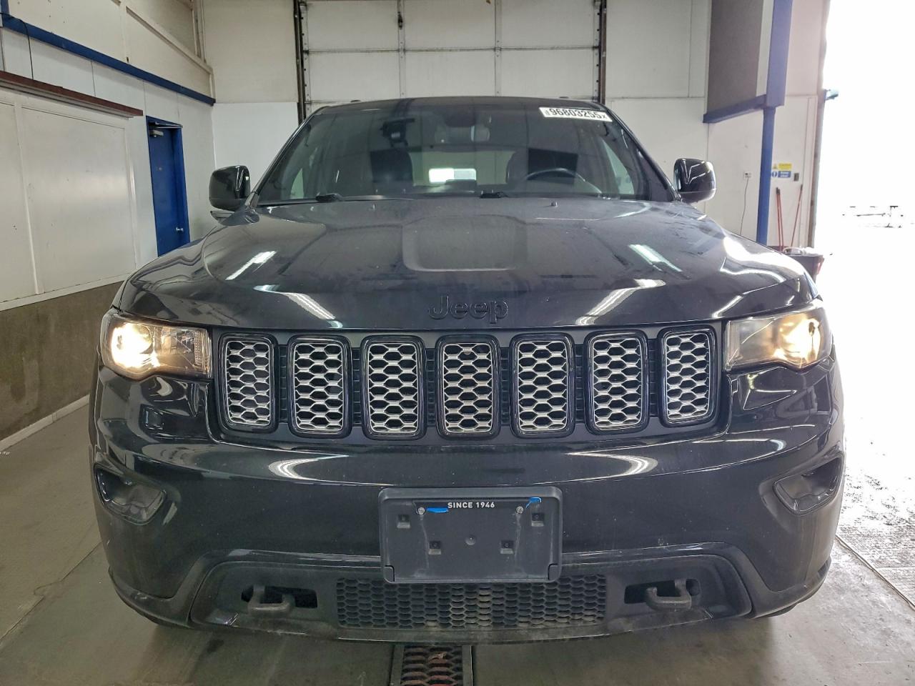 Jeep Grand Cherokee Laredo Image 2