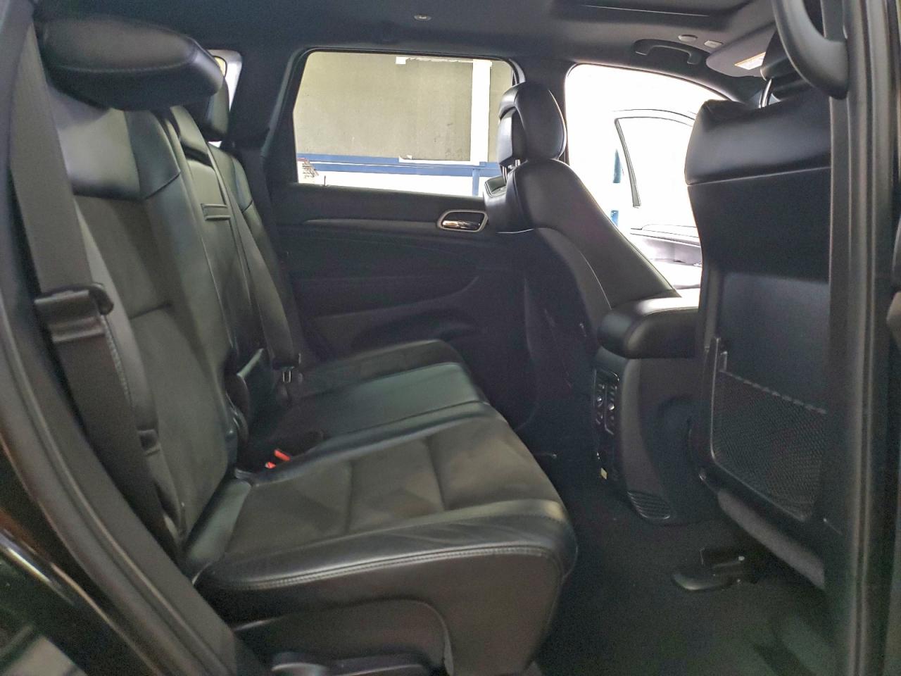 Jeep Grand Cherokee Laredo Image 8