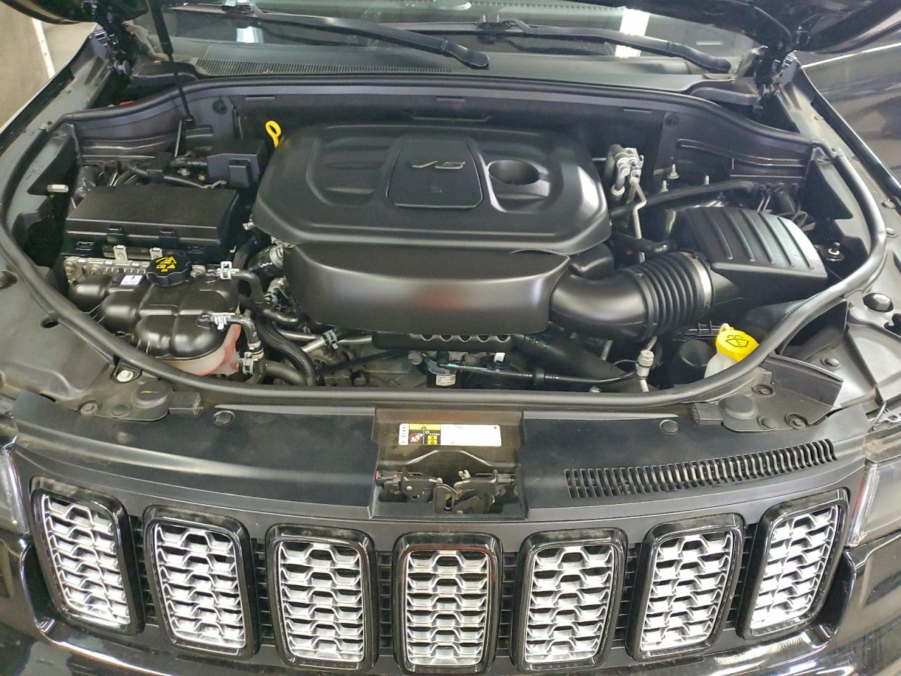 Jeep Grand Cherokee Laredo Image 6