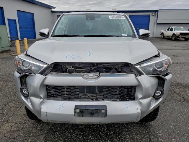 Toyota 4Runner Sr5/sr5 Premium Image 5